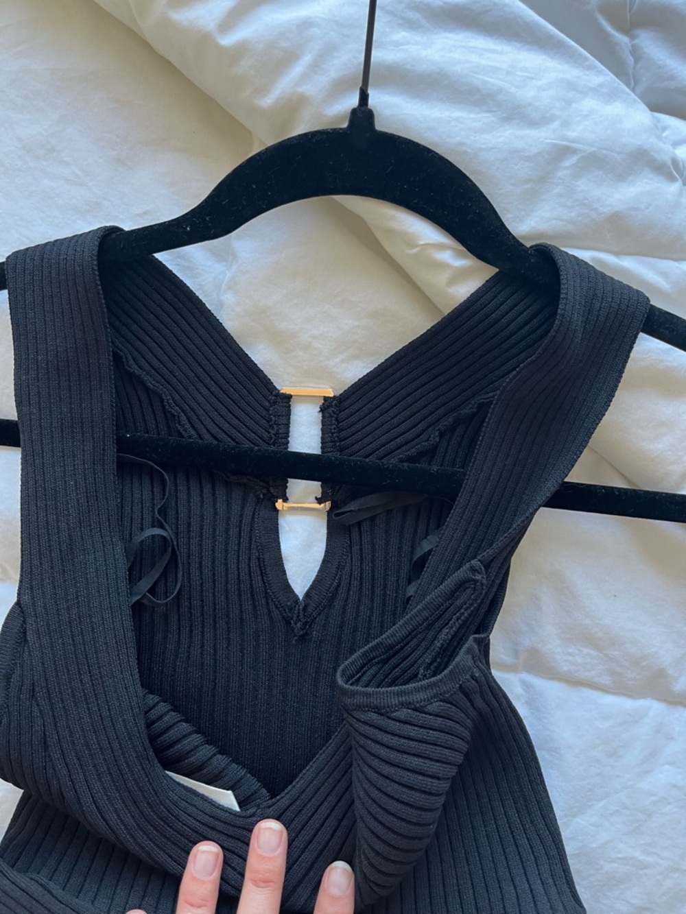 Ribbed Reversible V-Neck Black Tank Top with Hardware - Picture 11 of 11